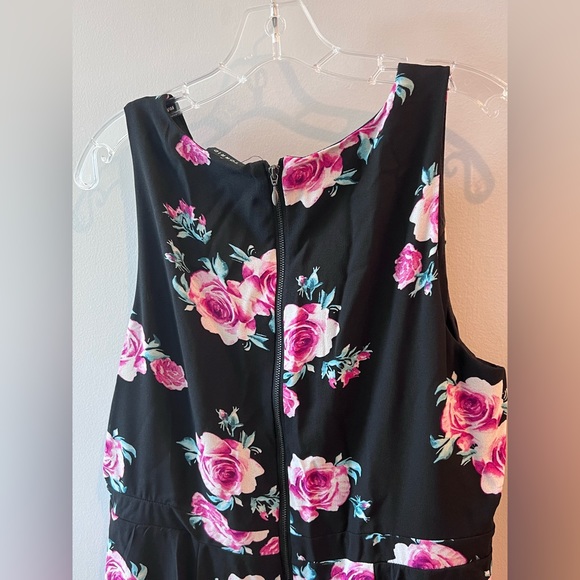 Stunning NWT Torrid Floral Full Length Sleeveless Dress Sz 18 - Picture 6 of 9